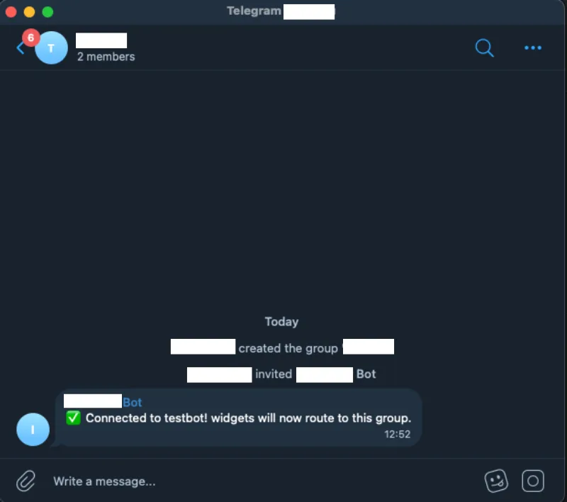 De bot bevestigt dat de groep is gekoppeld
